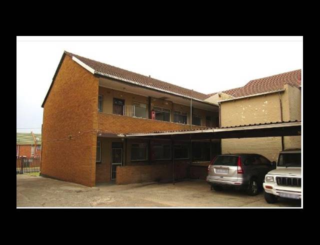 2 BEDROOM APARTMENT FOR SALE IN FLORIDA LAKE